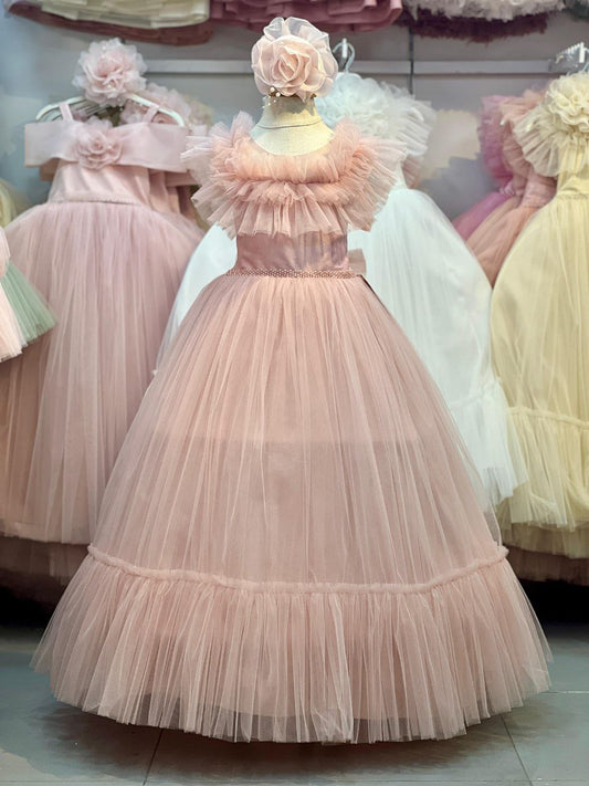 Elegant tyllkjole i pudderrosa